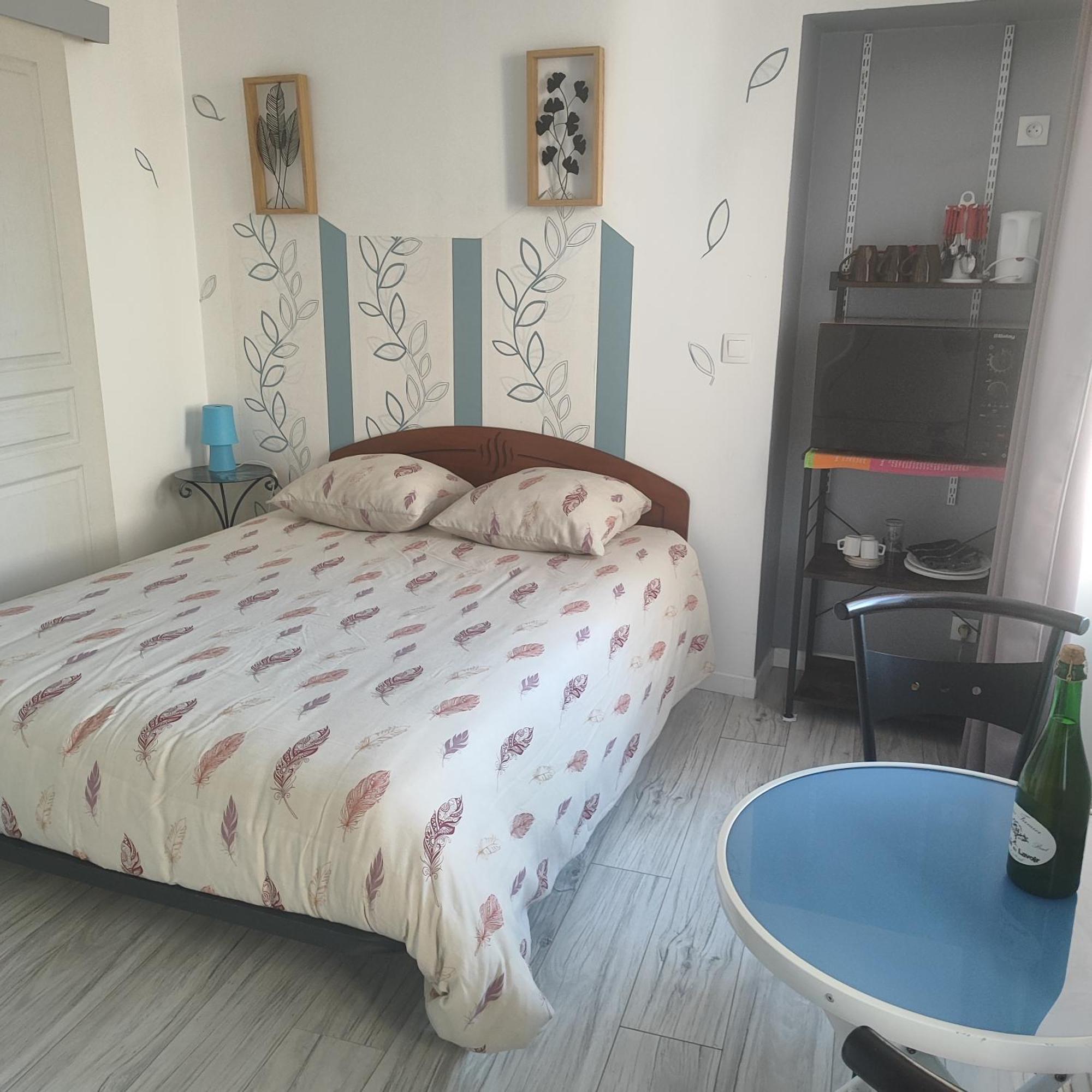 Chambre Pour 2 Personnes A Formigny Rdc エクステリア 写真